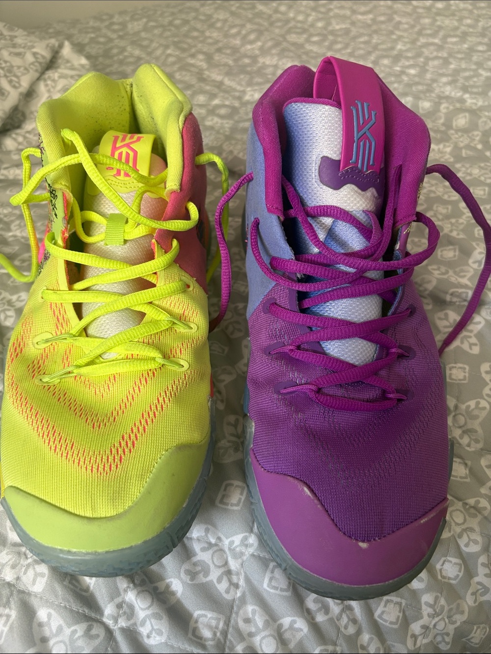 Men’s Kyrie Confetti Size 10
